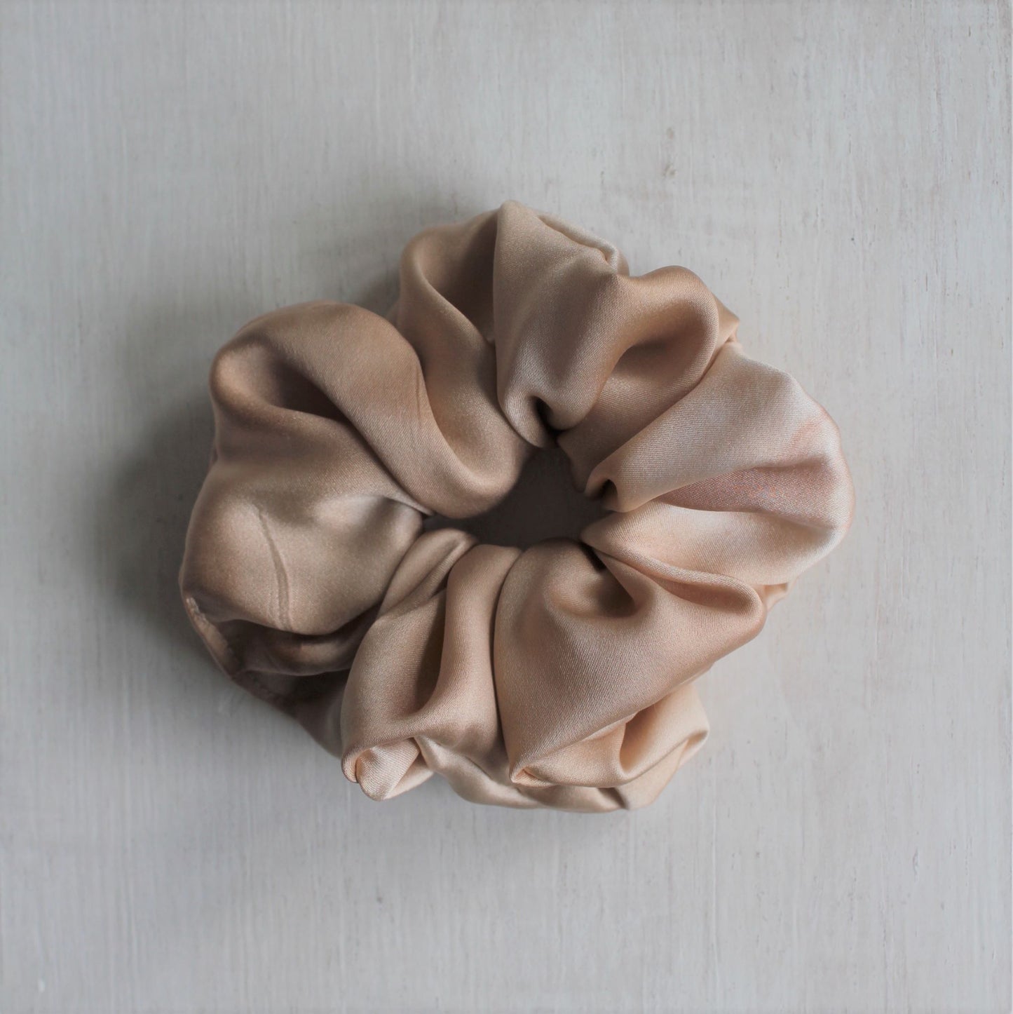 Silk SCRUNCHIE - pale pink