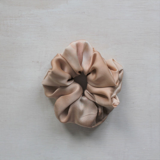 Silk SCRUNCHIE - pale pink